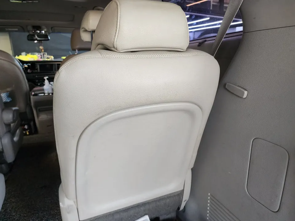 Kia Carnivalのガラスコーティング事例|韓国での施工例 施工写真 2-1