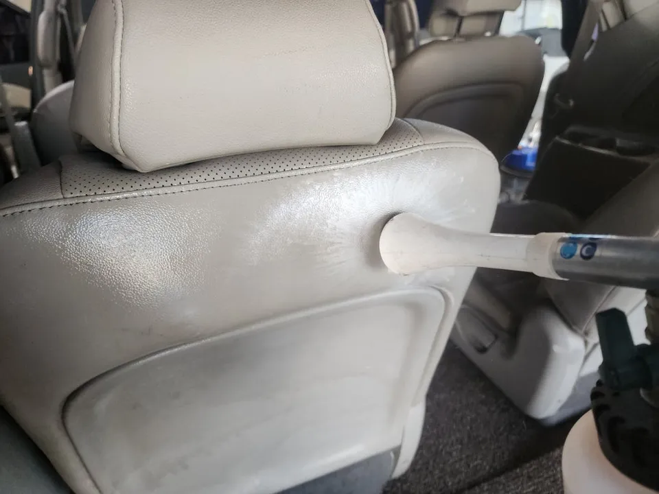 Kia Carnivalのガラスコーティング事例|韓国での施工例 施工写真 3-1