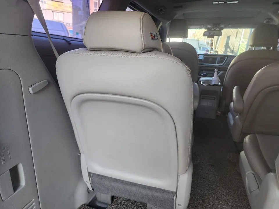 Kia Carnivalのガラスコーティング事例|韓国での施工例 施工写真 2-2