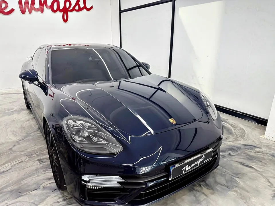 ポルシェ パナメーラ GTS カーラッピング事例|費用目安・仕上がり 施工写真 1-3