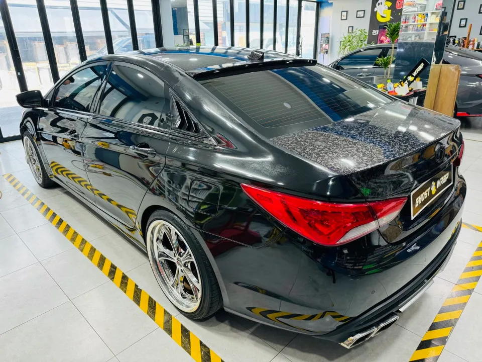 Hyundai Sonataのカーラッピング事例|費用目安・仕上がり 施工写真 1-3