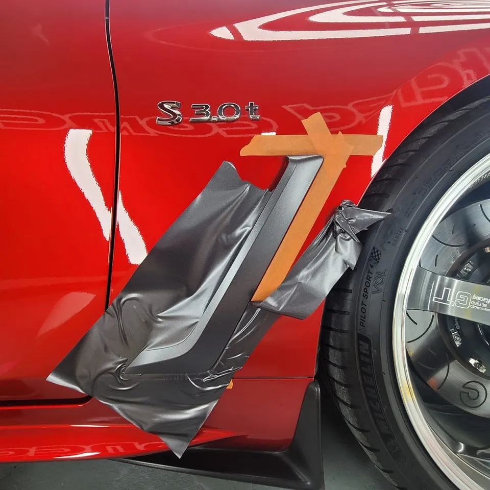 Infiniti Q60のカーラッピング事例:サテンダークグレー 施工写真 1-3