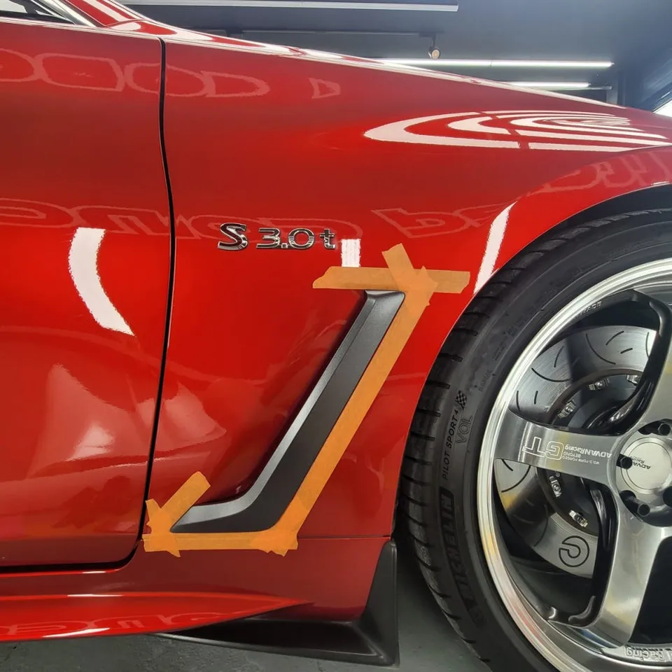 Infiniti Q60のカーラッピング事例:サテンダークグレー 施工写真 3-3