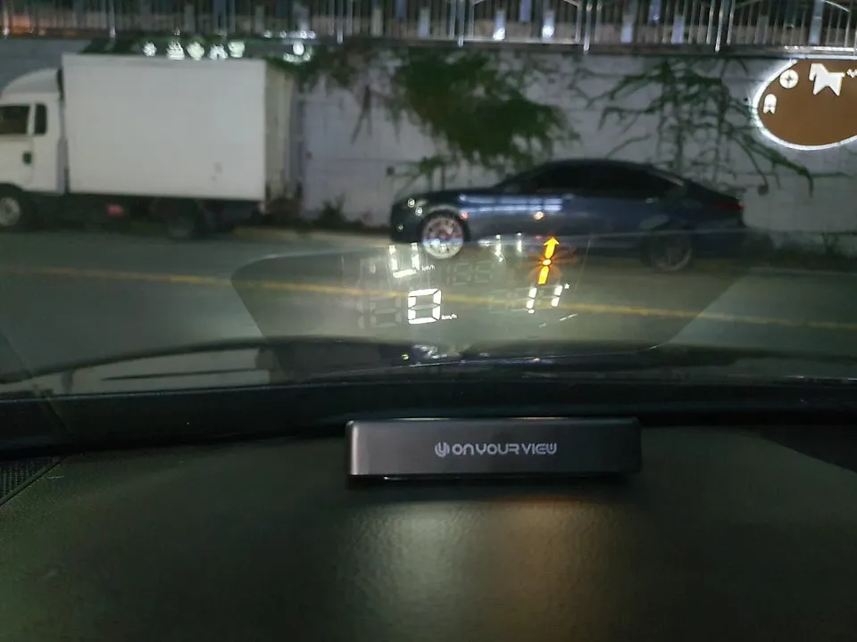 Hyundai Santa Feのドラレコ取付事例|機能と仕上がり 施工写真 2-2