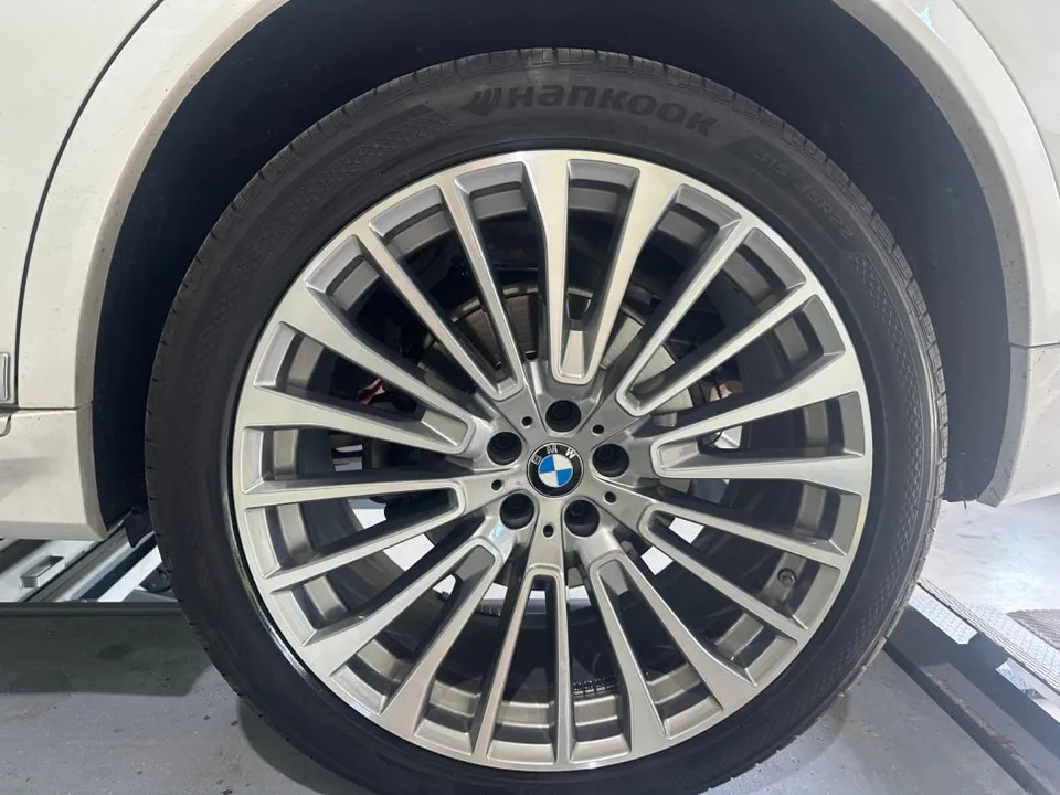 BMW X7 wheel repair installation result