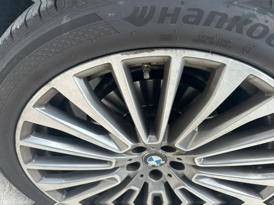 BMW X7 wheel repair - BMW X7 Wheel Repair & Painting Review — Cost & Results photo 3