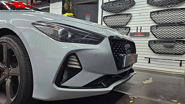Genesis G70のカーラッピング事例|クローム除去で印象激変 施工写真 1-3