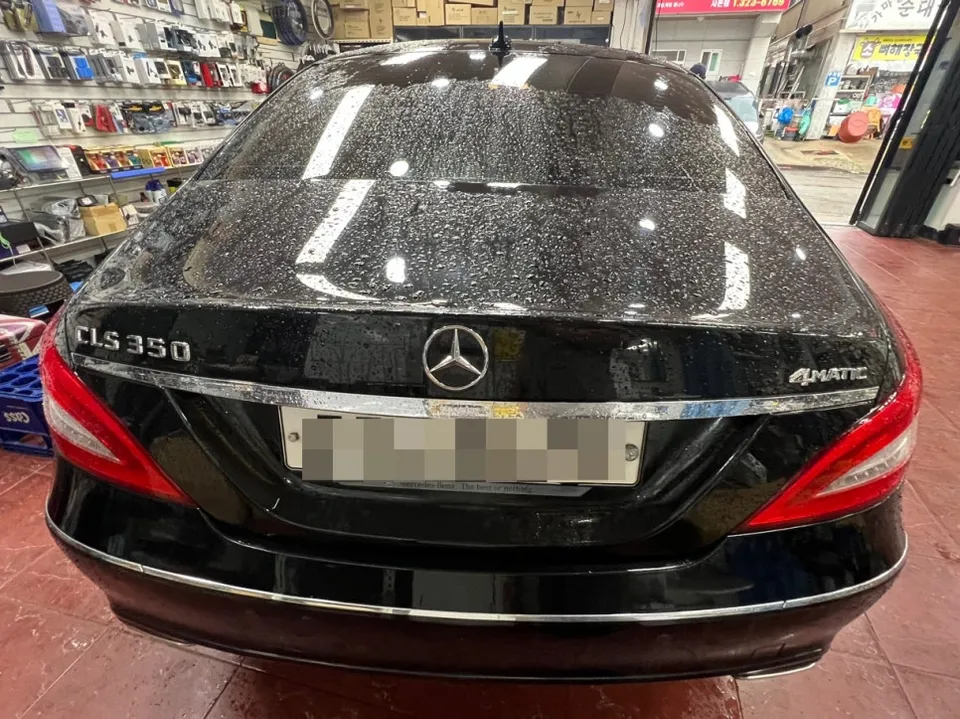 Mercedes-Benz CLSのAndroid Auto・CarPlay取付事例 施工写真 3-1