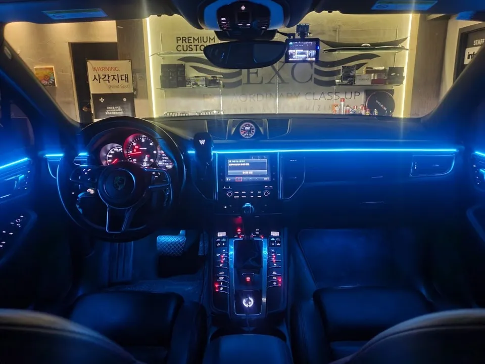 Porsche Macan ambient lighting - Porsche Macan Ambient Lighting Review — Cost & Results photo 4