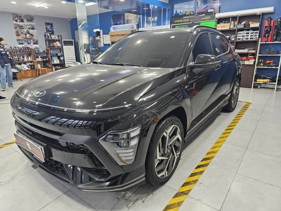 Hyundai Konaのカーラッピング事例｜費用目安・仕上がり 施工写真 2-1