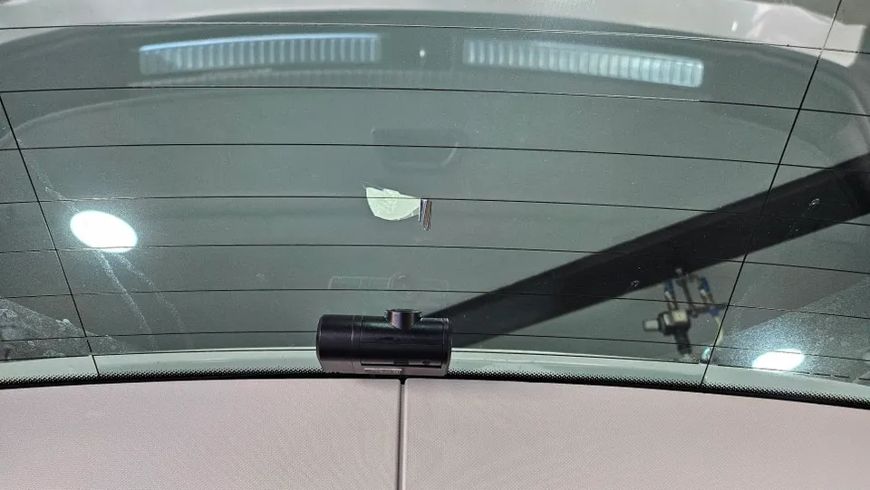 Mercedes-Benz GLC350e window tinting - Mercedes-Benz GLC350e Window Tinting Review — Heat Line Protectio photo 5