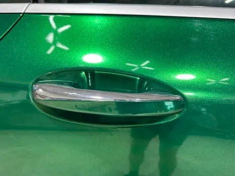 Mercedes-Benz Eクラス カブリオレのカーラッピング事例|費用目安・仕上がり 施工写真 3-3