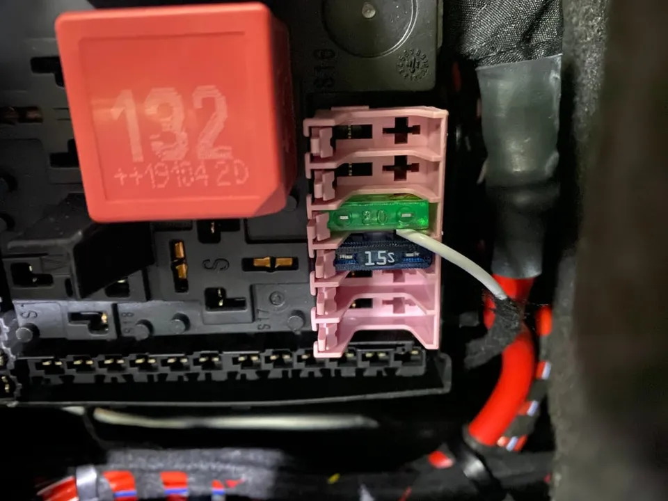 Mercedes-Benz C-Class dash cam navigation - Mercedes-Benz C-Class Dashcam Installation Review photo 4