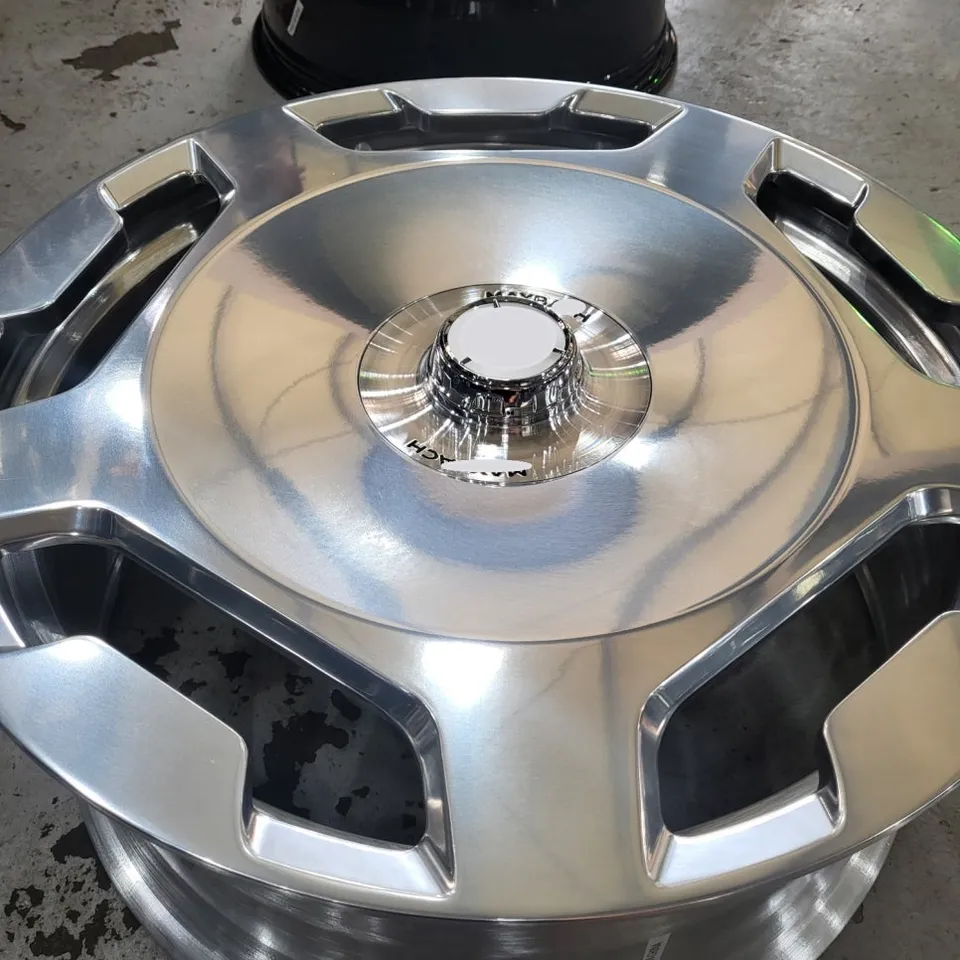 Mercedes-Benz S-Class Maybach wheel repair - Mercedes-Benz S-Class Maybach Wheel Repair Review photo 3
