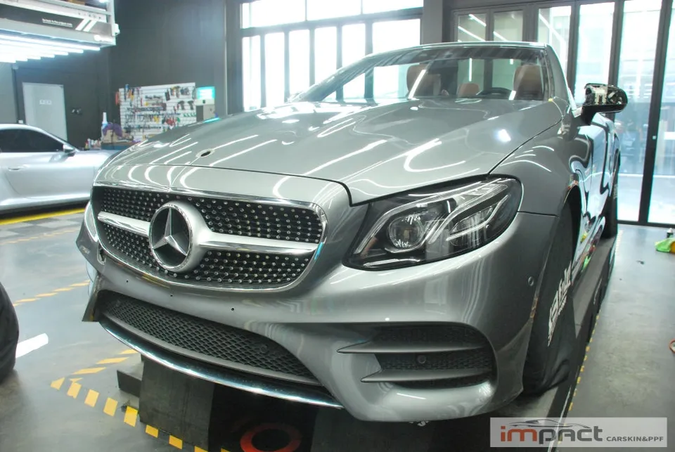 Mercedes-Benz Eクラスカブリオレのカーラッピング事例｜費用目安・仕上がり 施工写真 2-1
