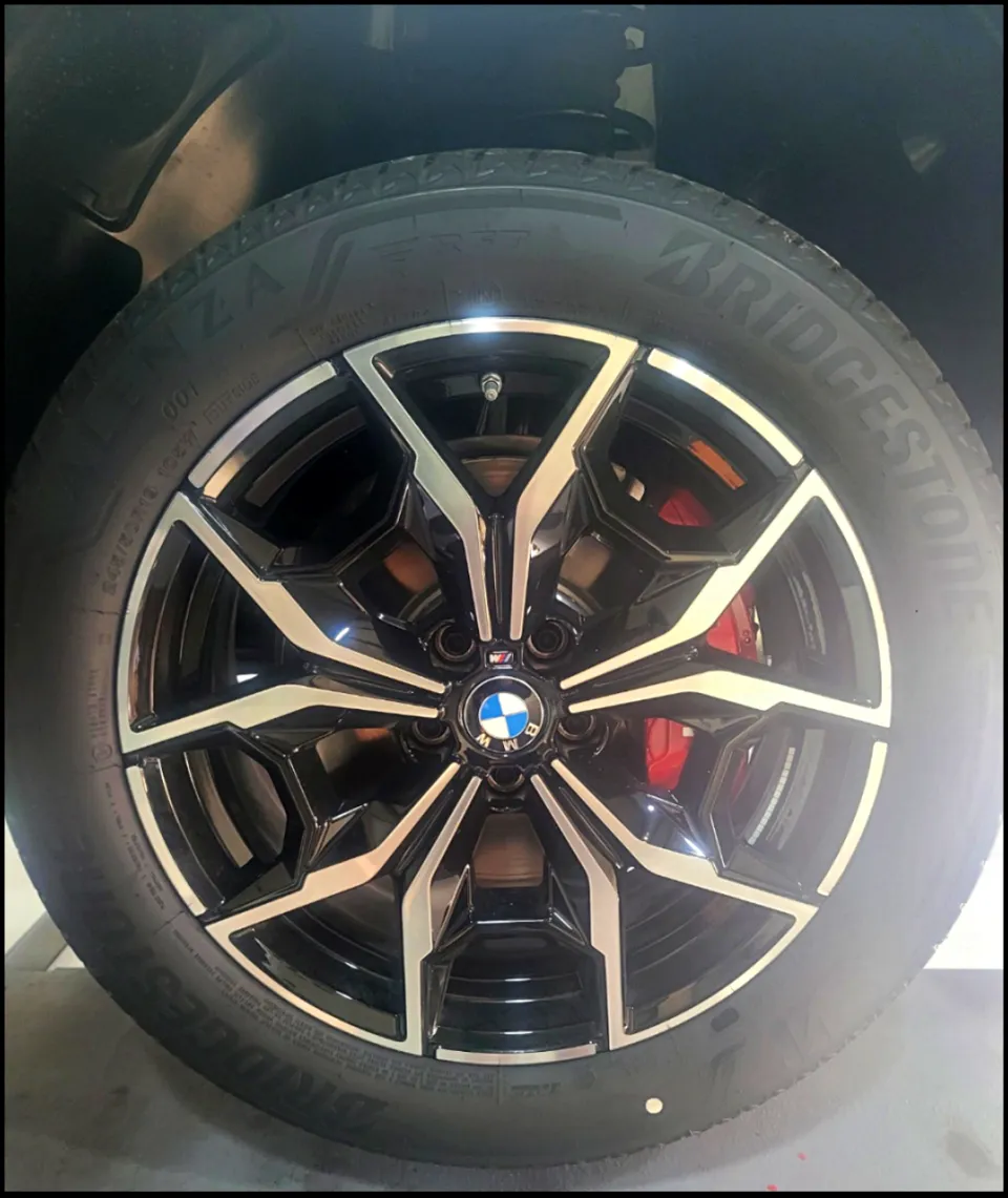 BMW X4 wheel repair - BMW X4 Wheel Refinishing Review — Gloss Black Finish in Ilsan photo 5
