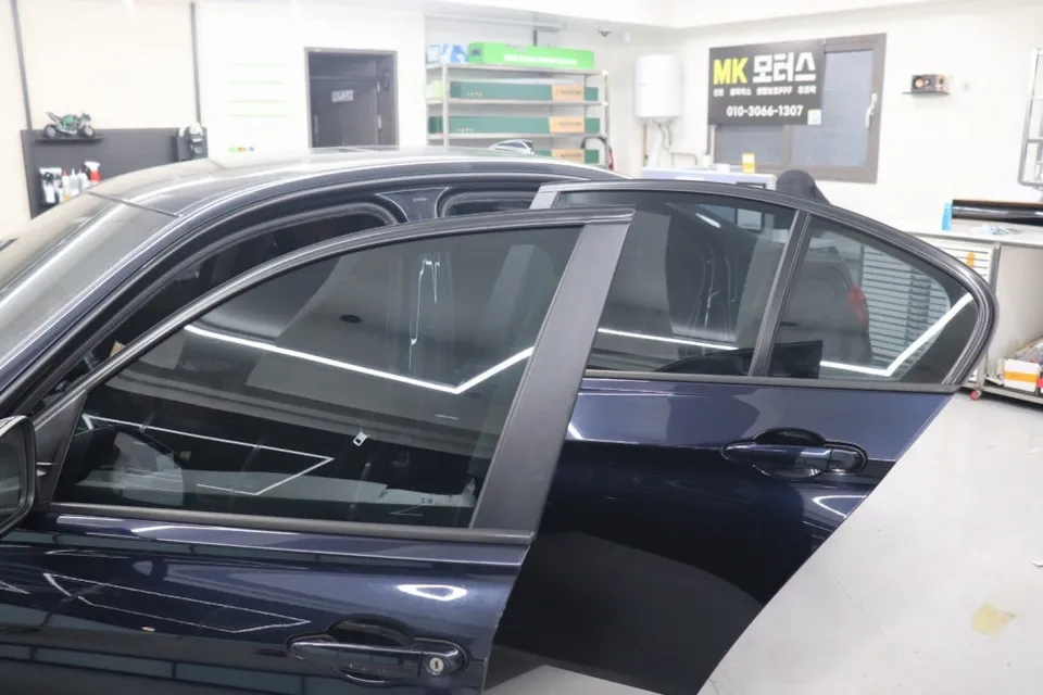 BMW 5 Seriesのカーフィルム施工事例|費用目安・仕上がり 施工写真 1-3