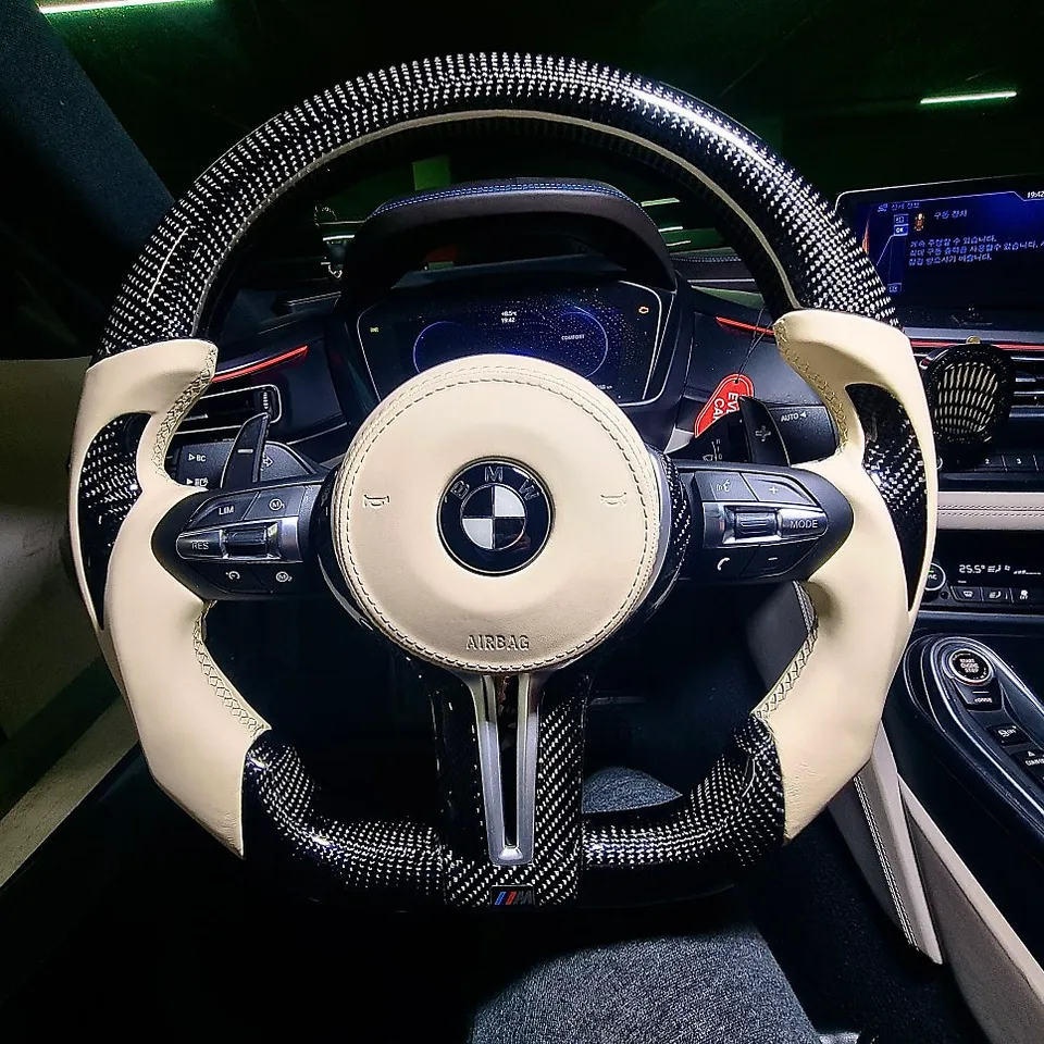 BMW i8 steering wheel - BMW i8 Steering Wheel Customization Review photo 7