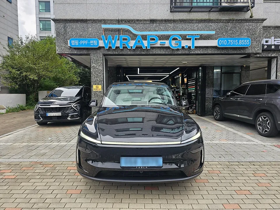 Tesla Model Y window tinting - Tesla Model Y Window Tinting Review: Heat Rejection Film photo 3