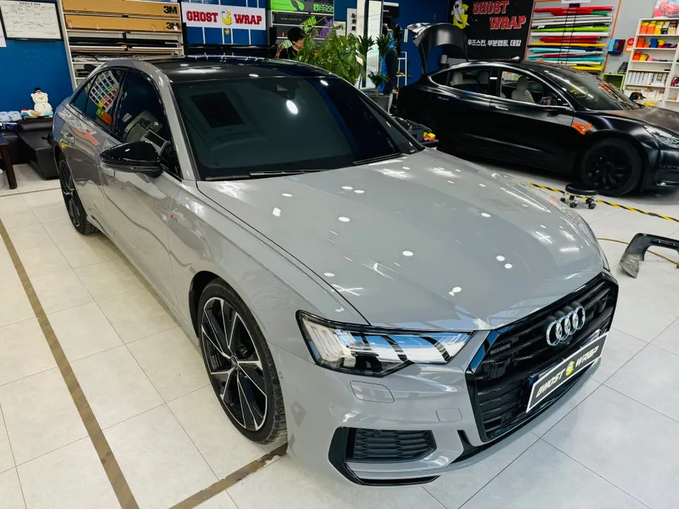 Audi A6 vinyl wrap - Audi A6 Vinyl Wrap Review: Black Emblem Upgrade photo 3