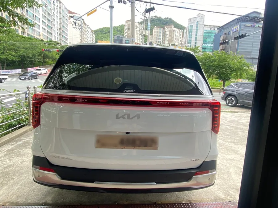 Kia Carnival KA4 window tinting - Kia Carnival KA4 Window Tinting Review: Heat Rejection photo 5