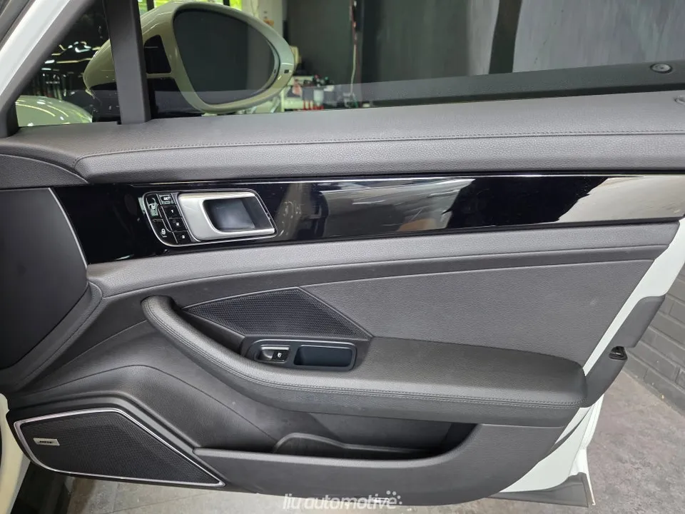 Porsche 911 interior customization - Porsche 911 Interior Customization Review: Carbon Fiber Upgrade photo 3
