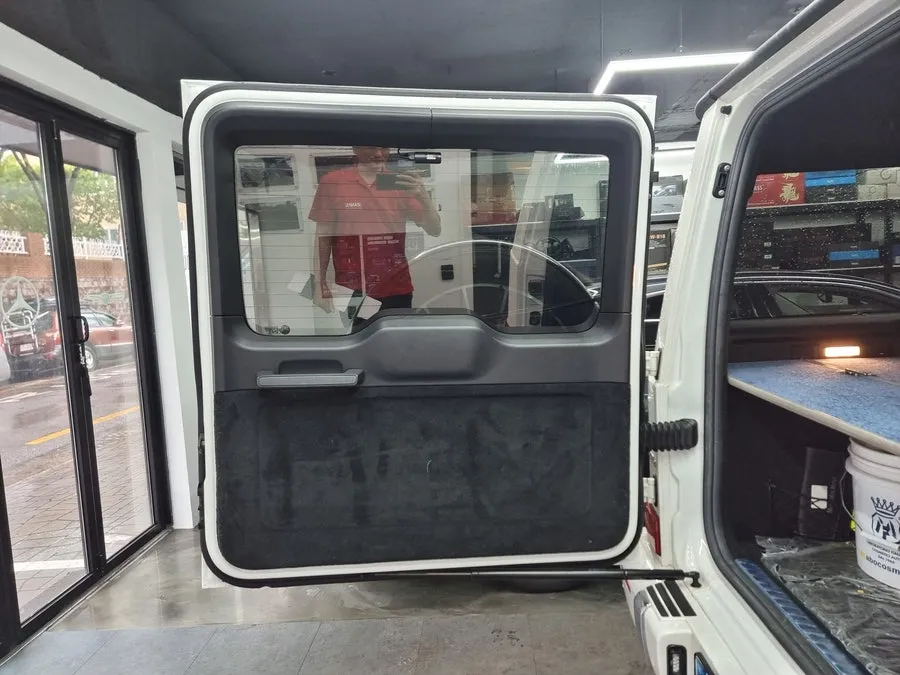 Mercedes-Benz G-Wagon dash cam - Mercedes-Benz G-Wagon Dash Cam Installation Review photo 4
