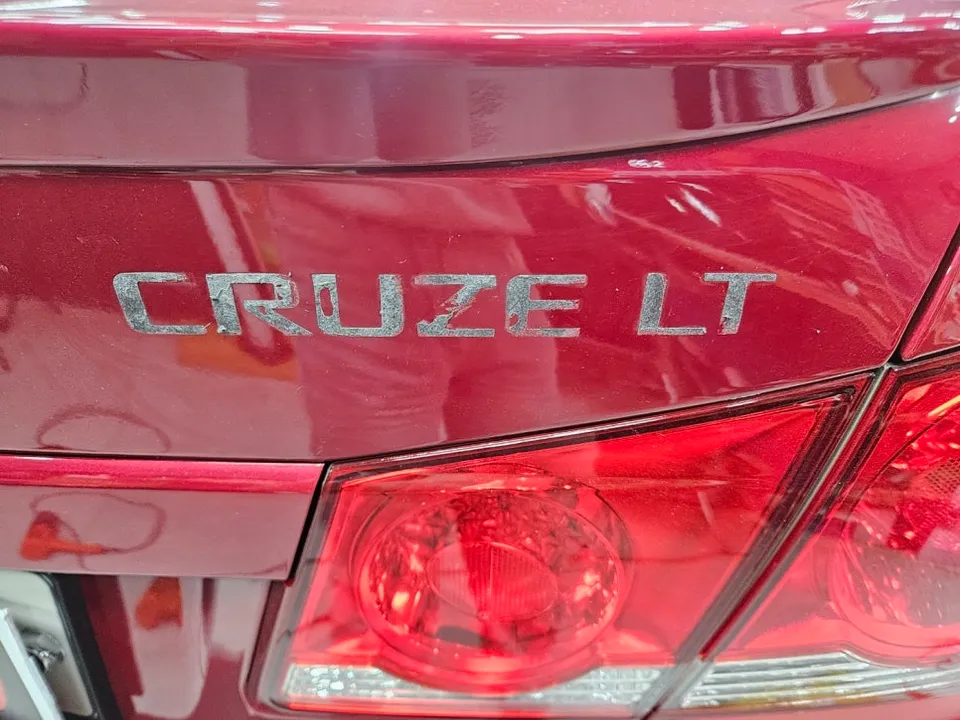 Chevrolet Cruzeのカーラッピング事例|費用目安・仕上がり 施工写真 1-3