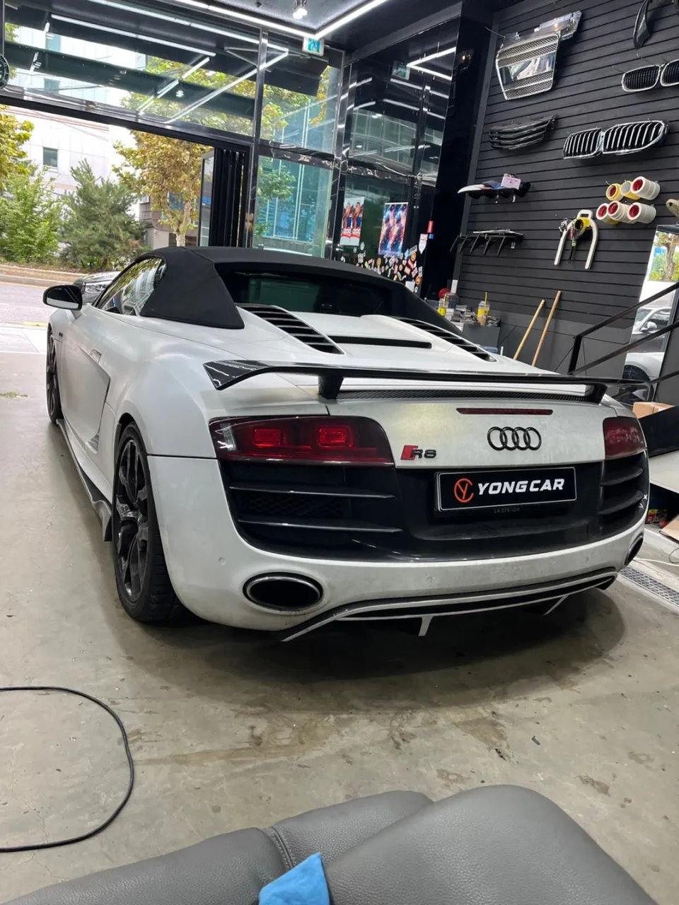 Audi R8のカーラッピング事例｜費用目安・仕上がり 施工写真 2-2