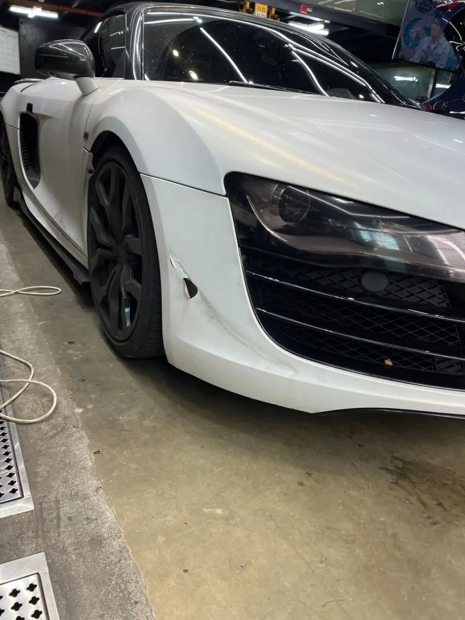 Audi R8のカーラッピング事例｜費用目安・仕上がり 施工写真 3-2