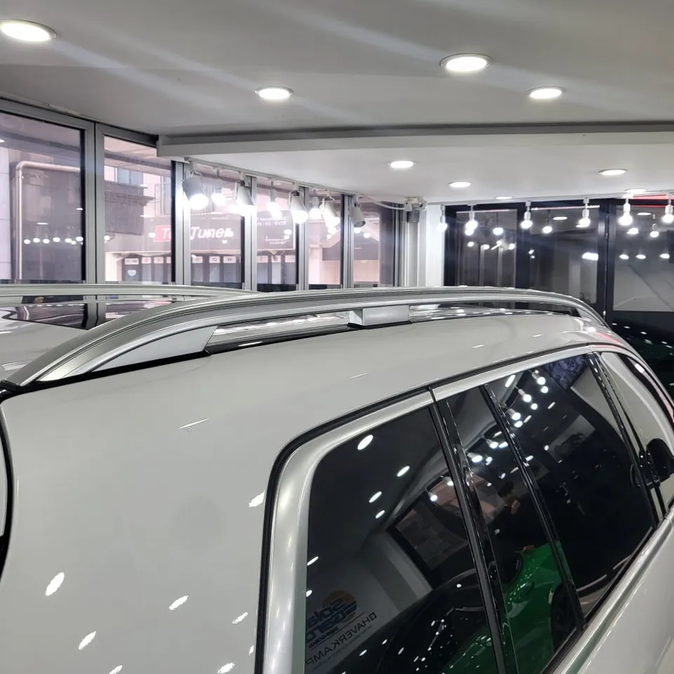 BMW X7のカーラッピング事例|サテンブラックの高級感 施工写真 3-3
