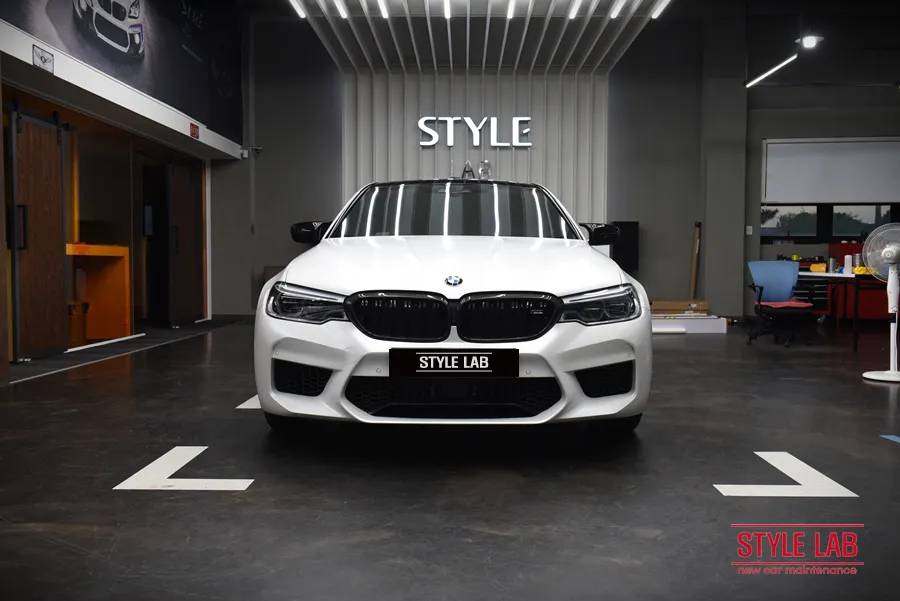 BMW 5 Series G30のカーラッピング事例 施工写真 1-3