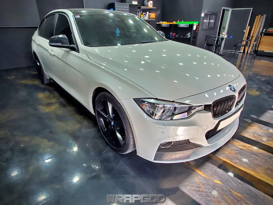 BMW 3 Seriesのヘッドライト・トーンダウン事例 施工写真 3-1