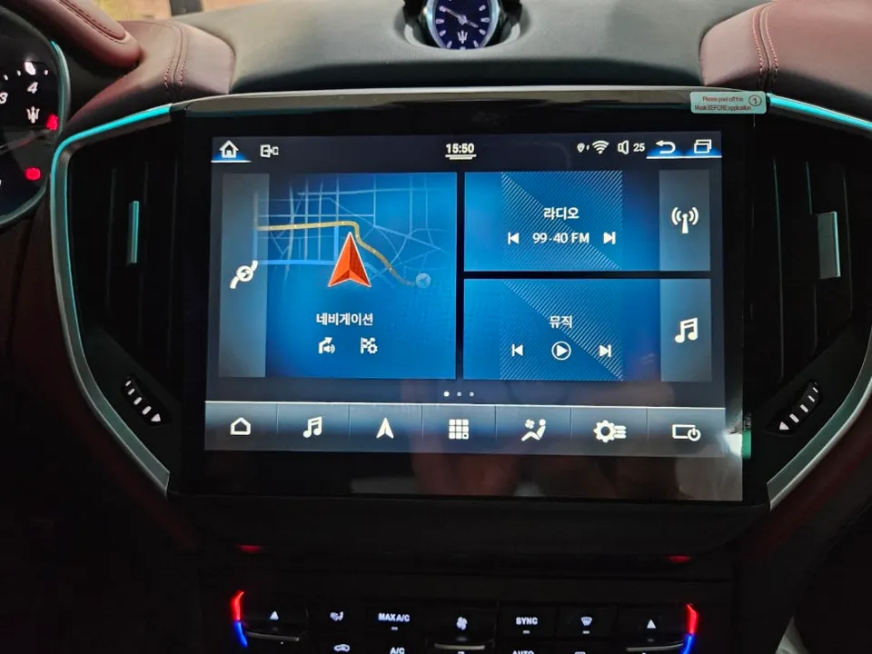 Maserati GhibliのAndroid Auto・CarPlay取付事例 写真