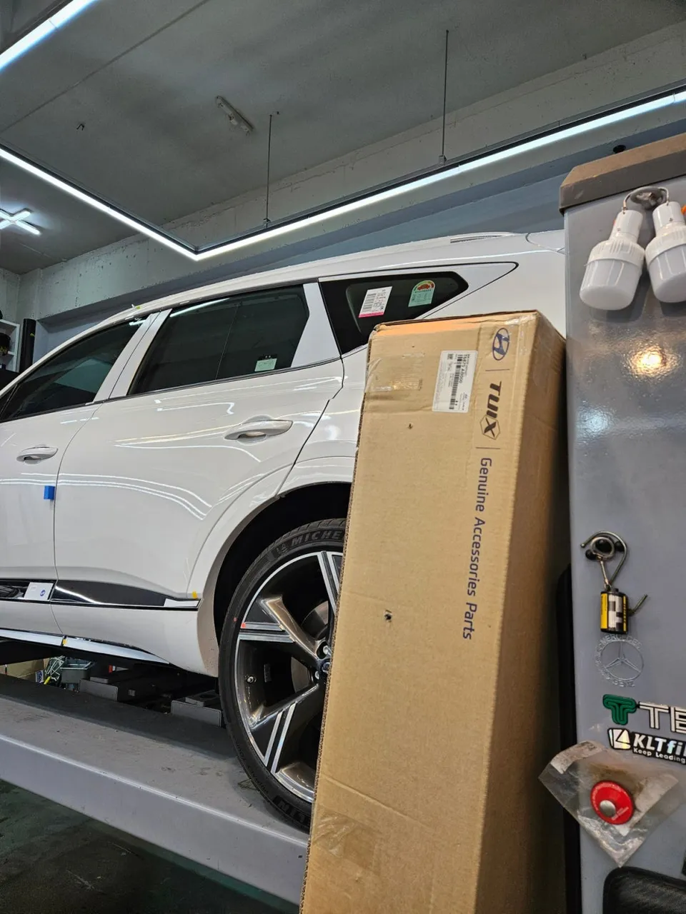 Genesis GV80 window tinting - Genesis GV80 Window Tinting Review — Ceramic Tint Benefits photo 3