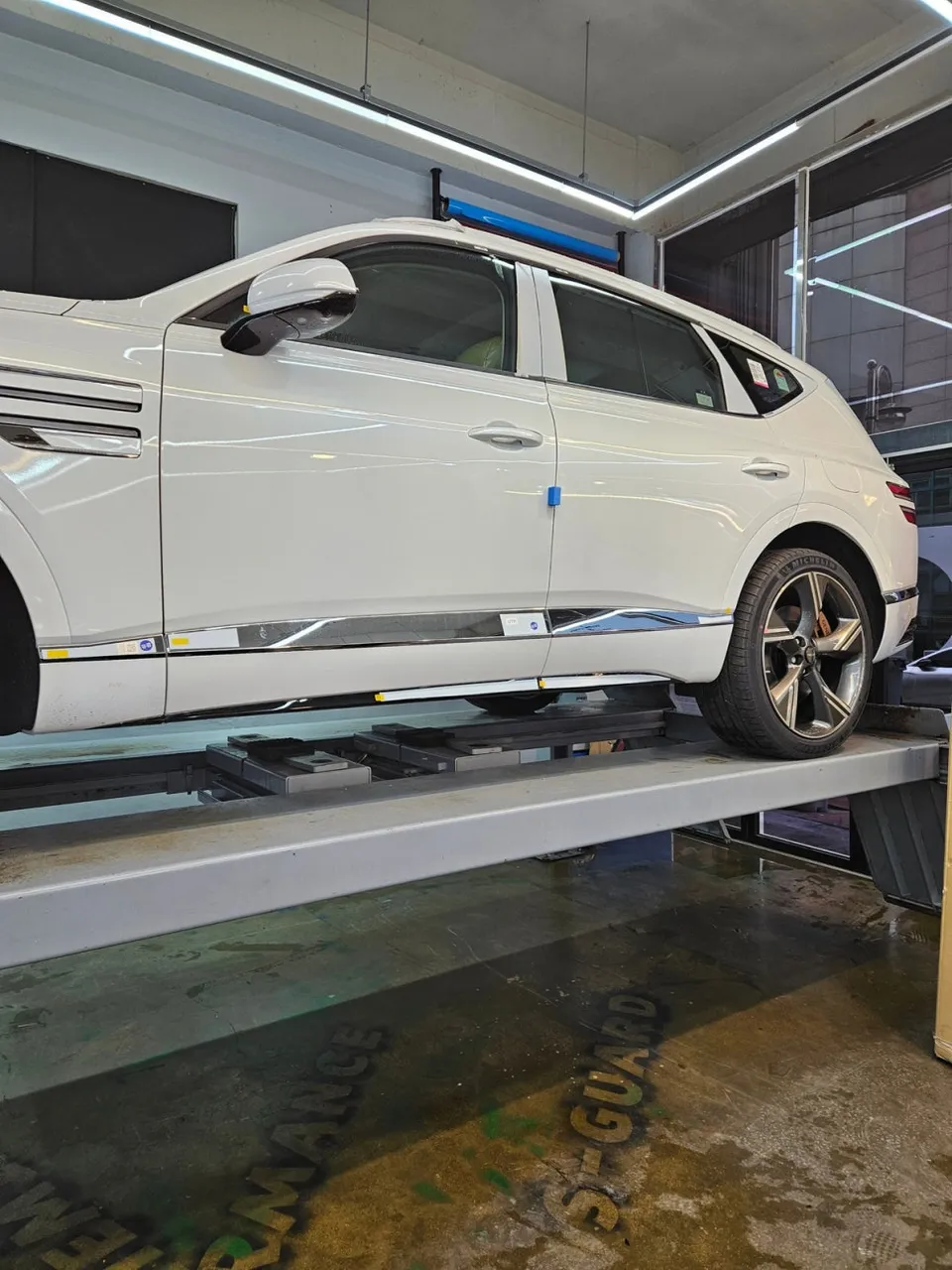 Genesis GV80 window tinting - Genesis GV80 Window Tinting Review — Ceramic Tint Benefits photo 4