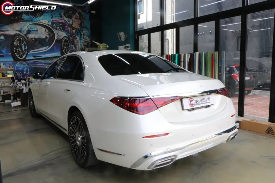 Mercedes-Benz Maybachのカーラッピング事例|費用目安・仕上がり 施工写真 2-2