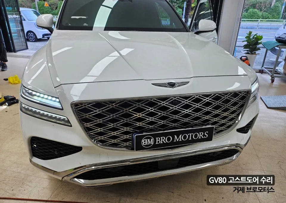 Genesis GV80 OEM Options Review: Soft Closing Doors Before