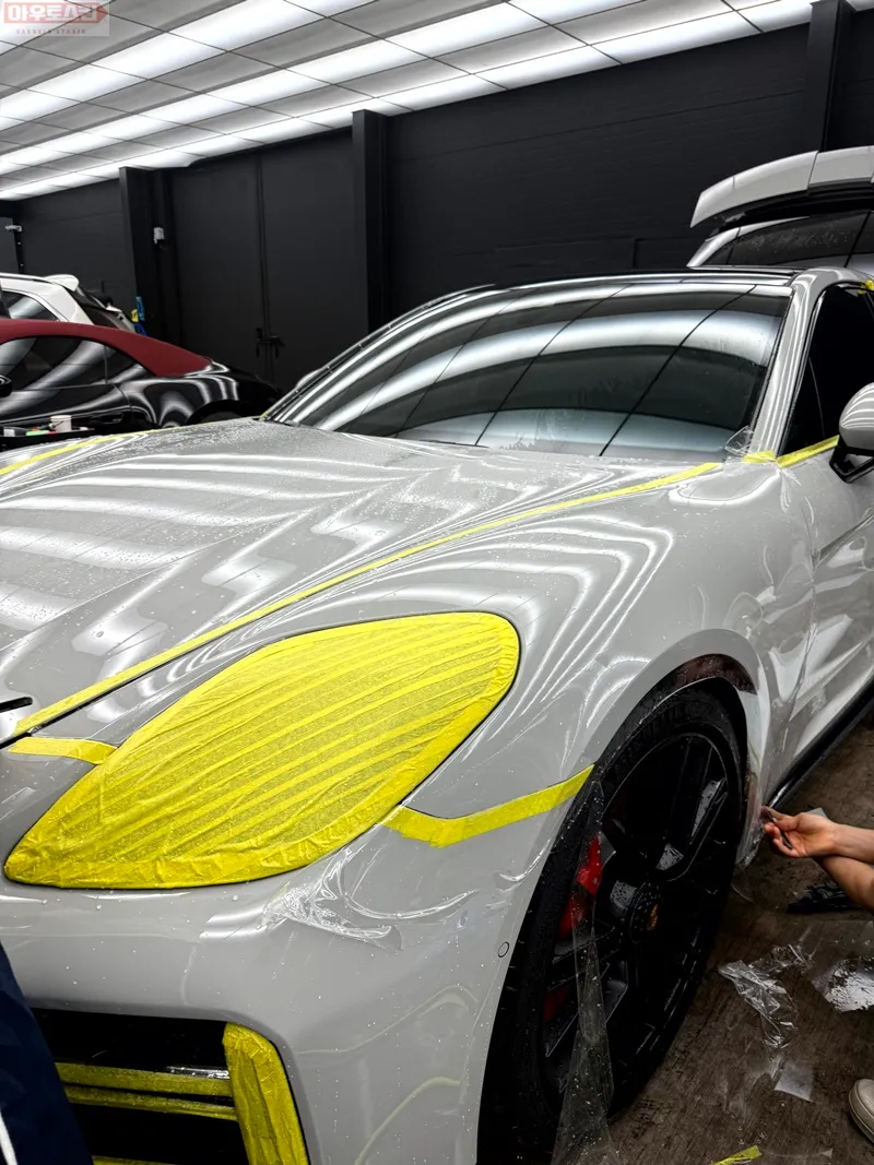 ポルシェ パナメーラ GTS PPF施工事例｜光沢向上と保護 施工写真 2-2