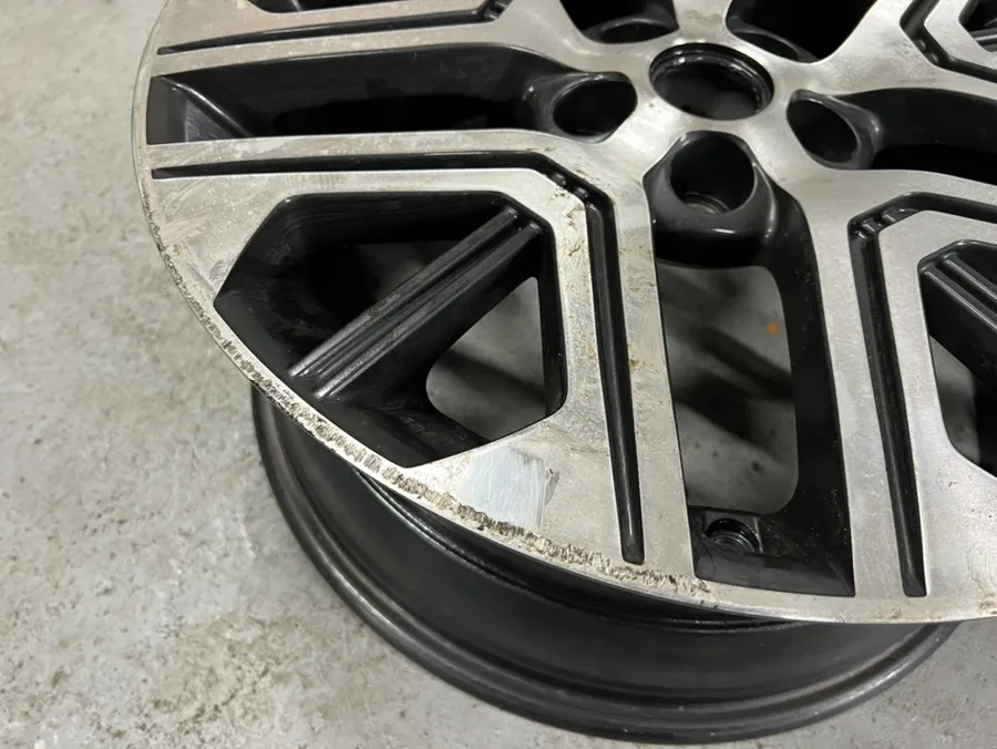 Hyundai Azera wheel repair - Hyundai Azera Wheel Repair & Painting Review photo 4