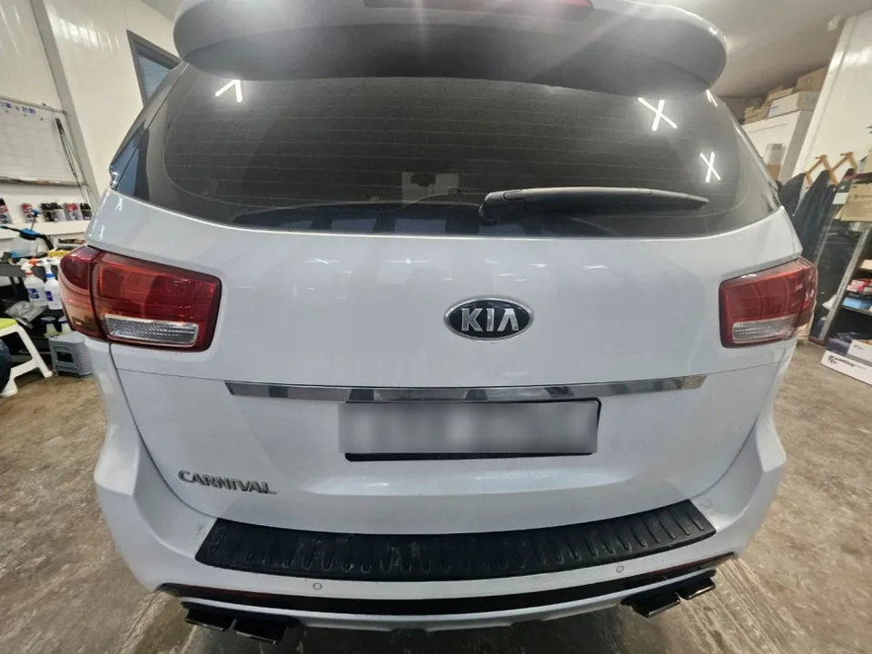 Kia Carnival body kit - Kia Carnival Body Kit Installation Review — Style Upgrade photo 2