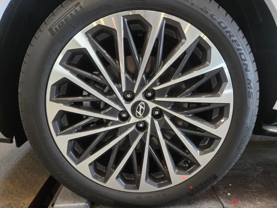 Hyundai Palisadeのホイールリペア・塗装事例 施工写真 3-1