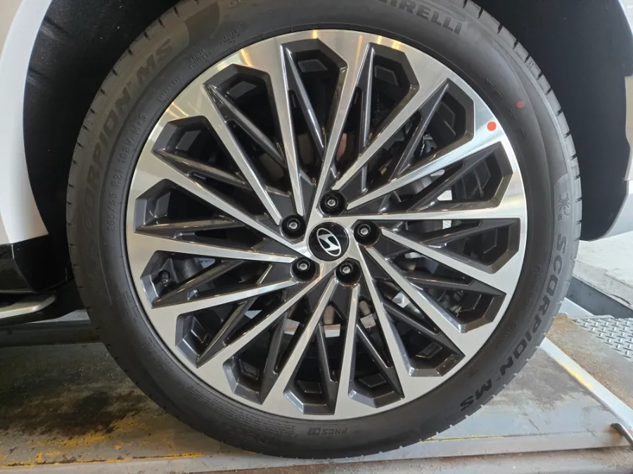 Hyundai Palisadeのホイールリペア・塗装事例 施工写真 4-1