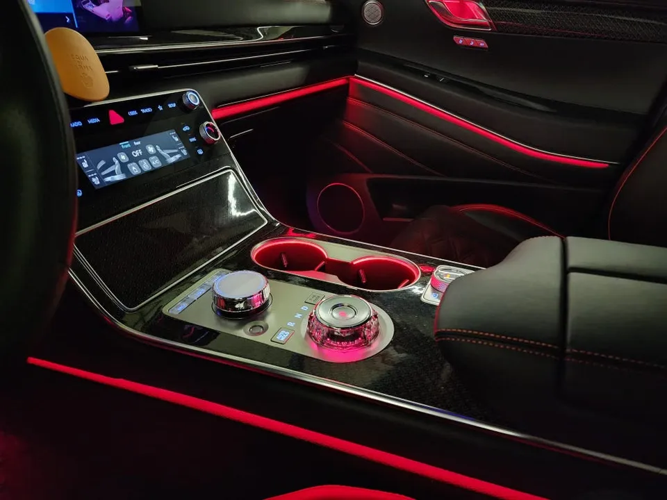 Genesis GV80 Ambient Lighting Review — Seamless Integration