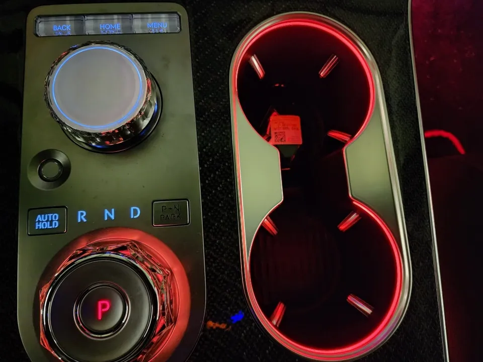 Genesis GV80 ambient lighting - Genesis GV80 Ambient Lighting Review — Seamless Integration photo 4