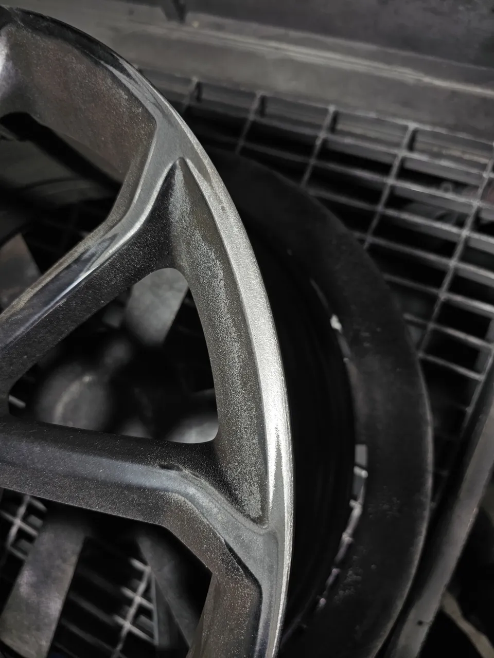 Hyundai Elantra Nのホイールリペア・塗装事例 写真