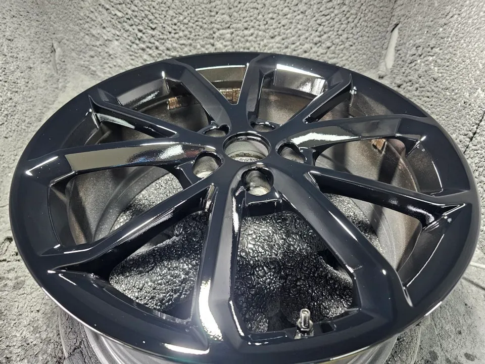 Hyundai Elantra Nのホイールリペア・塗装事例 施工写真 2-2