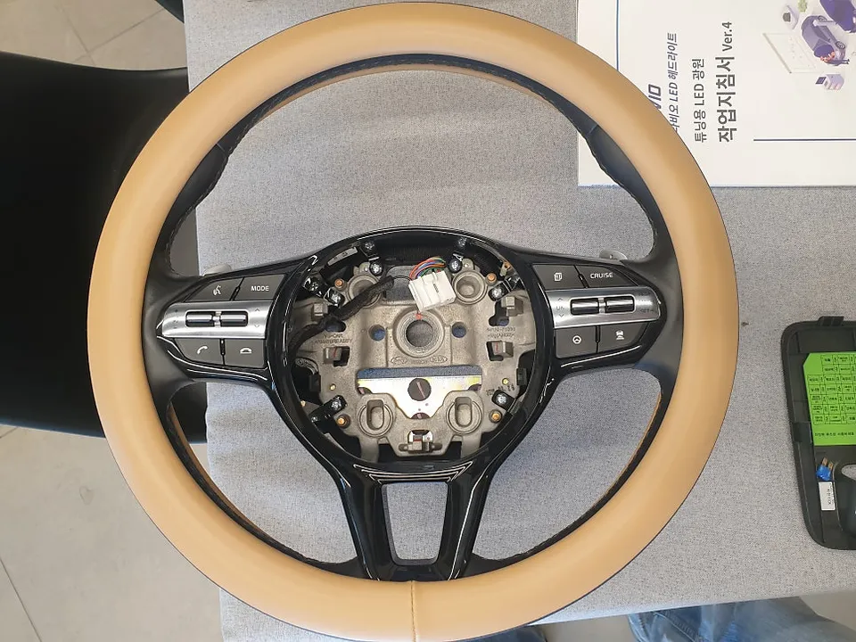 Kia K7 YG steering wheel - Kia K7 YG Steering Wheel Customization Review photo 4