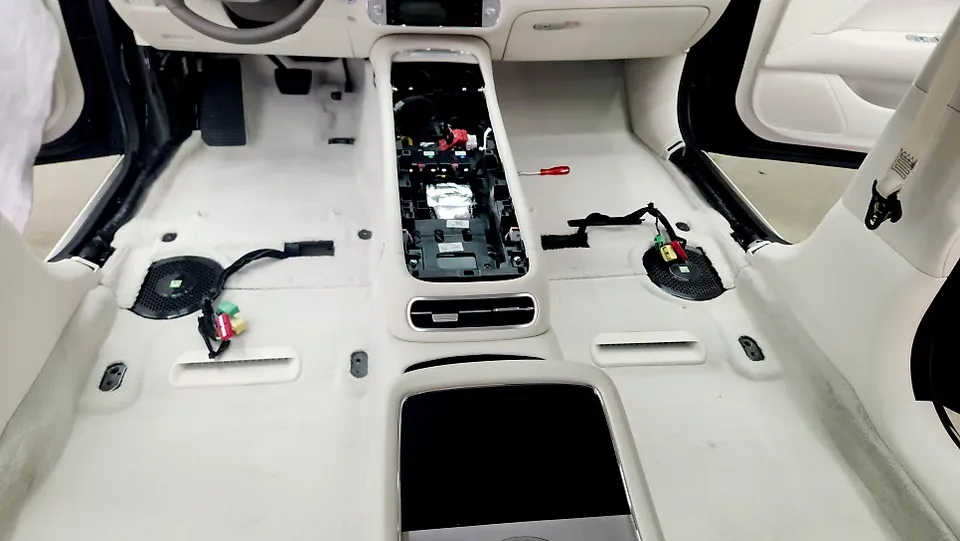 Genesis G90 ambient lighting - Genesis G90 Ambient Lighting Review — Interior LED Upgrade photo 4