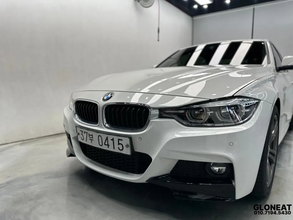 BMW 3 Series F30 グリル部分ラッピング事例 施工写真 2-1
